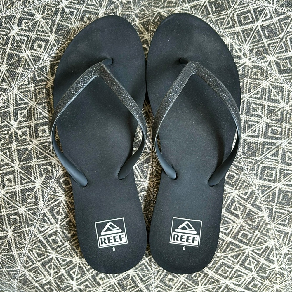 Reef Black glitter strap sandal flip flop, size 8